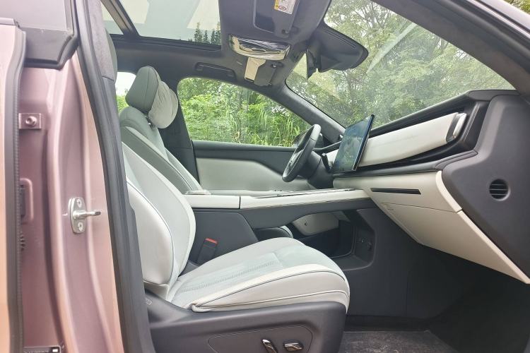 Used VOYAH COURAGE 2024 Four-Wheel Drive Global Edition Interior 9