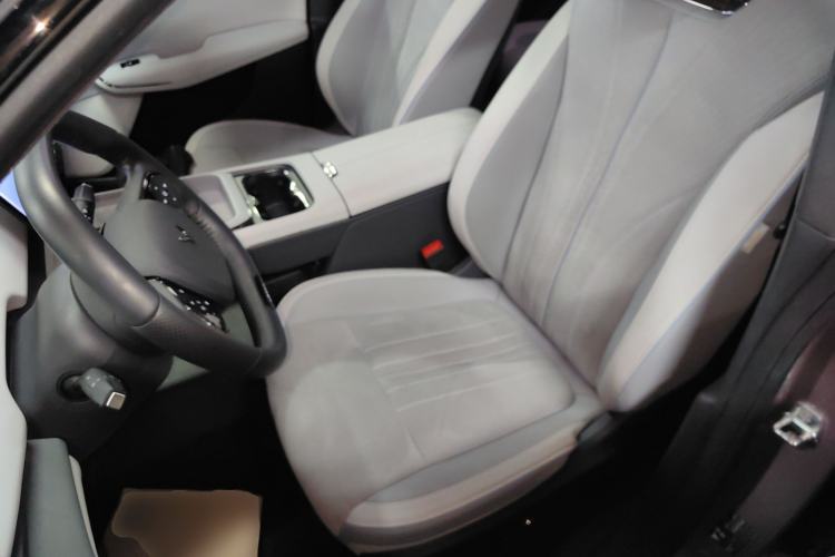 Used VOYAH COURAGE 2024 Four-Wheel Drive Global Edition Left Front Seat
