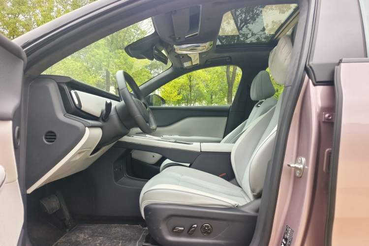 Used VOYAH COURAGE 2024 Four-Wheel Drive Global Edition Left Front Seat