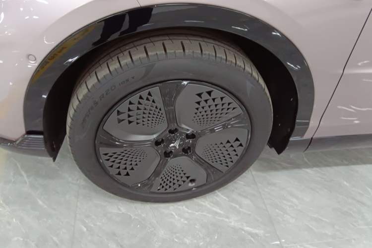 Used VOYAH COURAGE 2024 Four-Wheel Drive Global Edition Left Front Wheel Hub