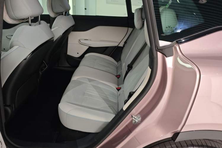 Used VOYAH COURAGE 2024 Ultra-Long Range Smart Enjoyment Version Left Rear Seat