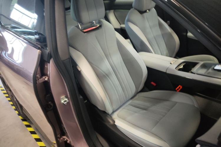 Used VOYAH COURAGE 2024 Four-Wheel Drive Global Edition Right Front Seat
