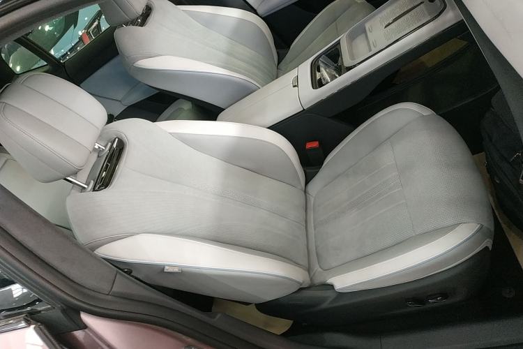Used VOYAH COURAGE 2024 Ultra-Long Range Smart Enjoyment Version Right Front Seat