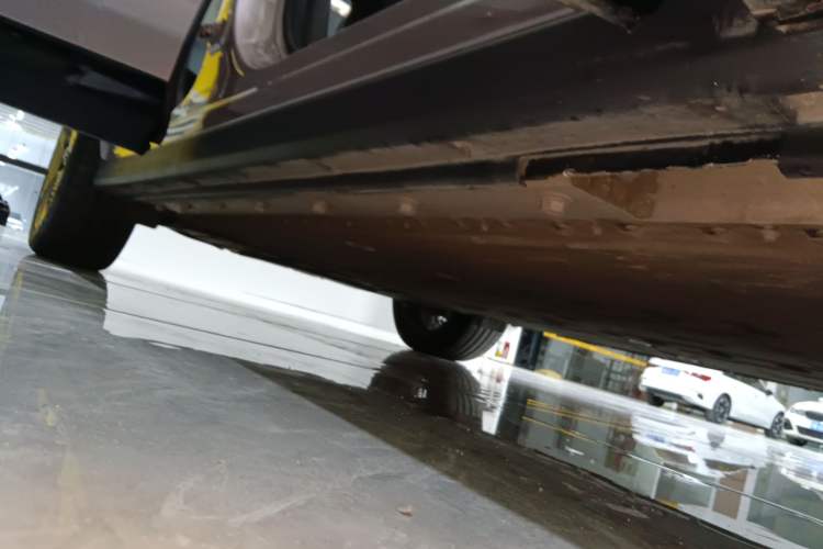 Used VOYAH COURAGE 2024 Four-Wheel Drive Global Edition Right Side Sill