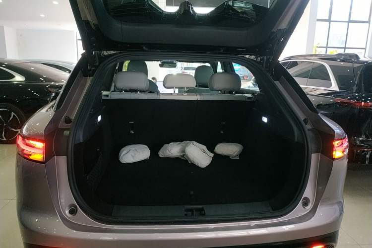 Used VOYAH COURAGE 2024 Ultra-Long Range Smart Enjoyment Version Trunk