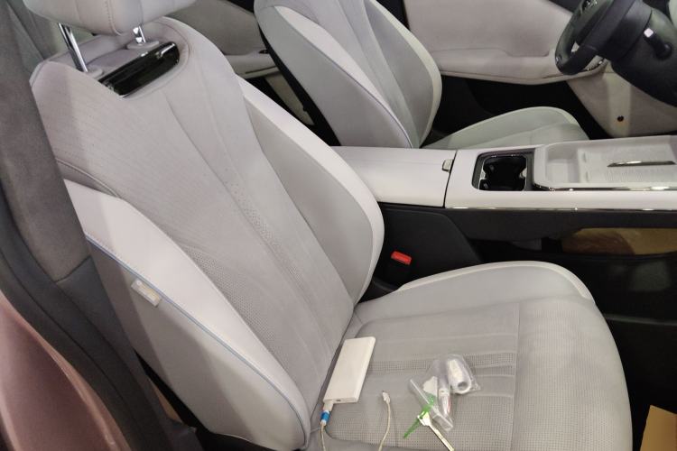 Used VOYAH COURAGE 2024 Four-Wheel Drive Global Edition Right Front Seat