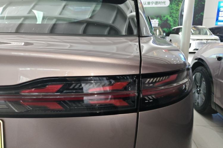 Used VOYAH COURAGE 2024 Four-Wheel Drive Global Edition Right Rear Taillight