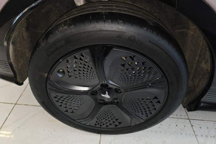 Used VOYAH COURAGE 2024 Four-Wheel Drive Global Edition Right Rear Wheel Hub