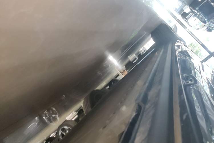 Used VOYAH COURAGE 2024 Four-Wheel Drive Global Edition Right Side Sill