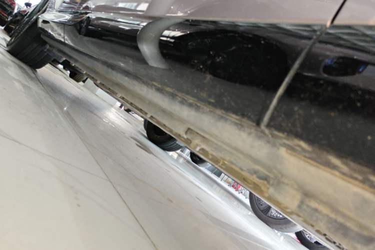 Used VOYAH COURAGE 2024 Four-Wheel Drive Global Edition Right Side Sill