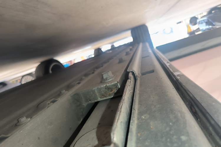 Used VOYAH COURAGE 2024 Four-Wheel Drive Global Edition Right Side Sill