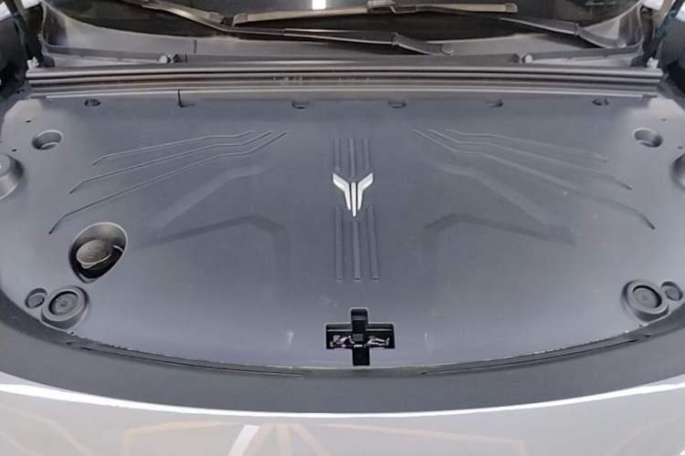 Used VOYAH COURAGE 2024 Long-Range Supercharge Edition Engine Bay