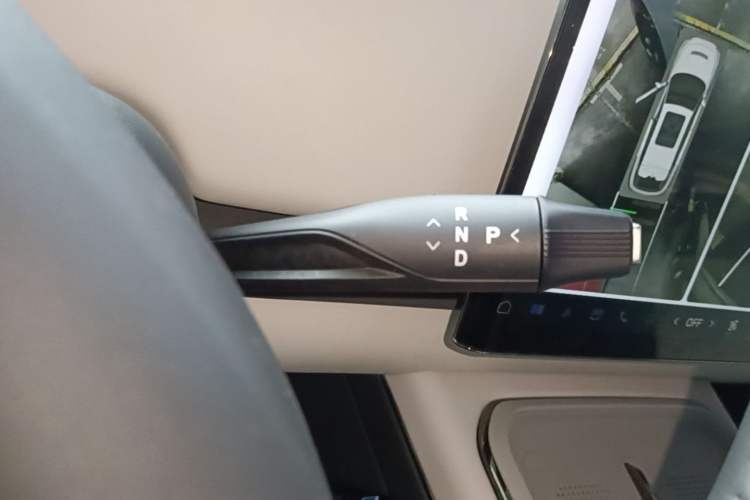Used VOYAH COURAGE 2024 Long-Range Supercharge Edition Gear Lever