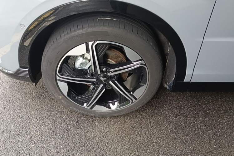 Used VOYAH COURAGE 2024 Long-Range Supercharge Edition Left Front Wheel Hub