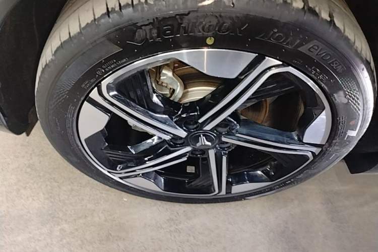 Used VOYAH COURAGE 2024 Long-Range Supercharge Edition Left Front Wheel Hub