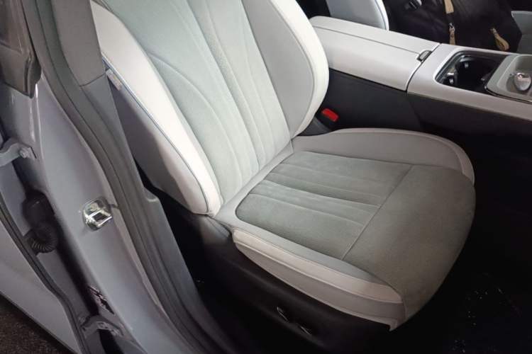 Used VOYAH COURAGE 2024 Long-Range Supercharge Edition Right Front Seat