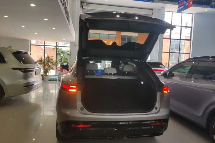 Used VOYAH COURAGE 2024 Four-Wheel Drive Global Edition Trunk