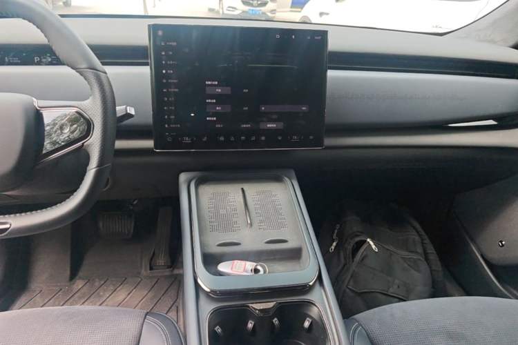 Used VOYAH COURAGE 2024 Long-Range Supercharge Edition Audio And AC Panel