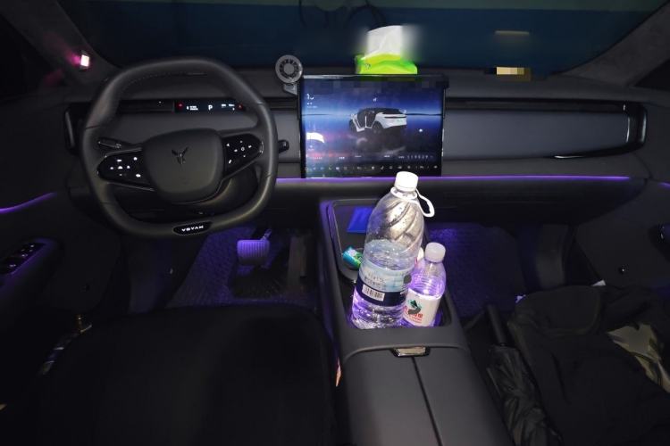 Used VOYAH COURAGE 2024 Ultra-Long Range Smart Enjoyment Version Center Console