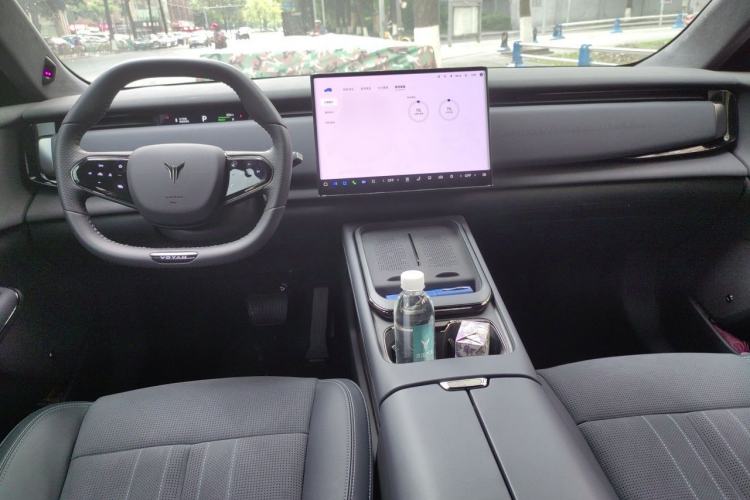 Used VOYAH COURAGE 2024 Ultra-Long Range Smart Enjoyment Version Center Console