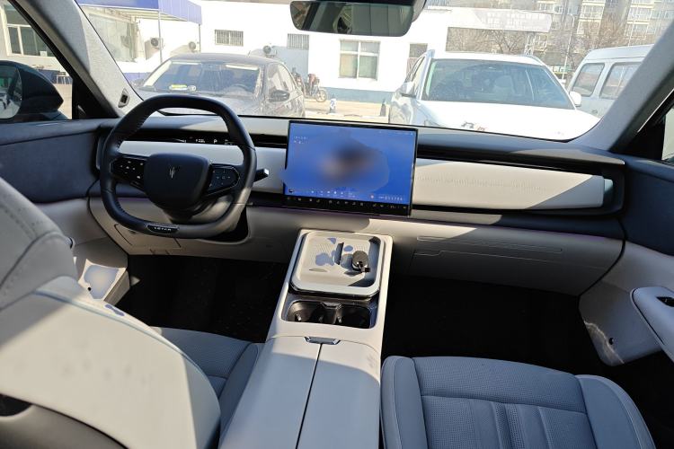 Used VOYAH COURAGE 2024 Long-Range Smart Edition Center Console