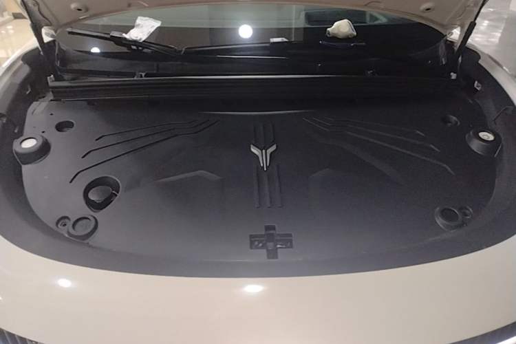 Used VOYAH COURAGE 2024 Long-Range Supercharge Edition Engine Bay