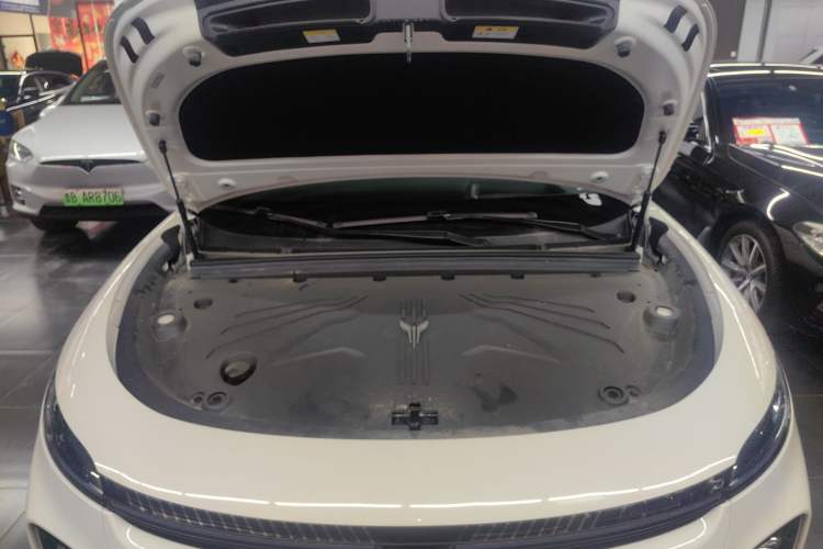 Used VOYAH COURAGE 2024 Long-Range Smart Edition Engine Bay