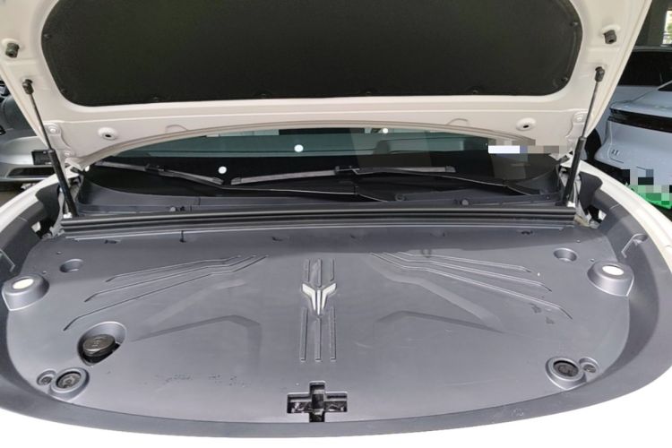 Used VOYAH COURAGE 2024 Long-Range Smart Edition Engine Bay