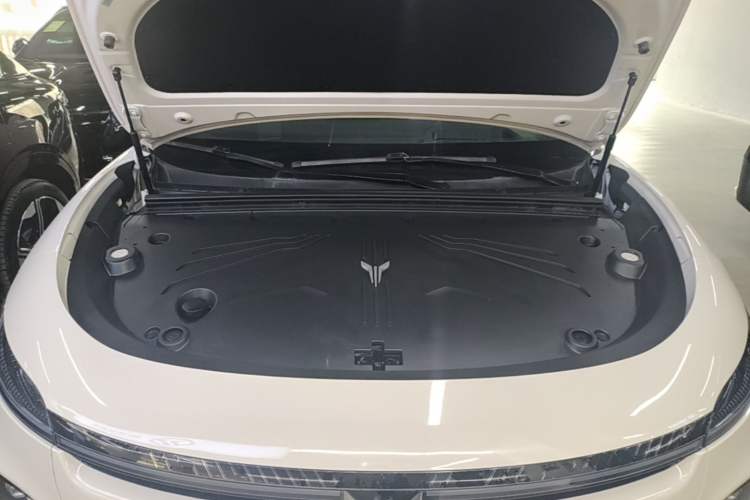 Used VOYAH COURAGE 2024 Long-Range Supercharge Edition Engine Bay