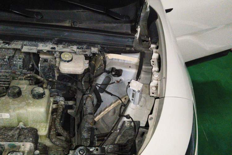 Used VOYAH COURAGE 2024 Long-Range Supercharge Edition Engine Bay Left