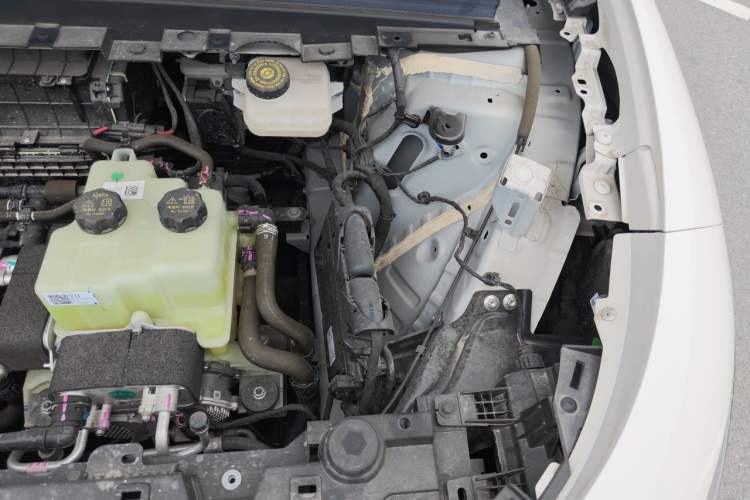 Used VOYAH COURAGE 2024 Ultra-Long Range Smart Enjoyment Version Engine Bay Left