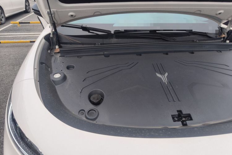 Used VOYAH COURAGE 2024 Long-Range Supercharge Edition Engine Bay Right