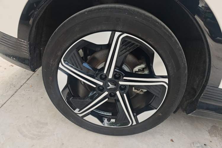 Used VOYAH COURAGE 2024 Long-Range Supercharge Edition Exterior 5