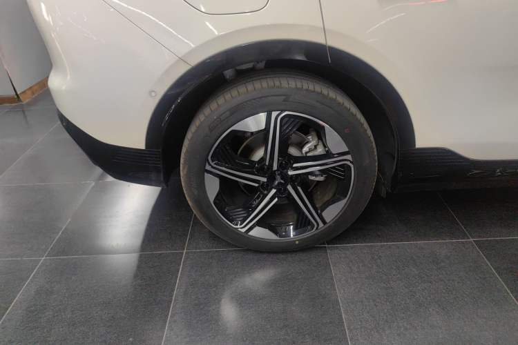 Used VOYAH COURAGE 2024 Long-Range Smart Edition Exterior 8