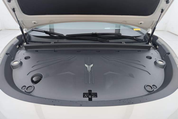 Used VOYAH COURAGE 2024 Long-Range Smart Edition Exterior 8