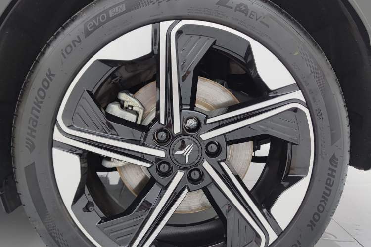 Used VOYAH COURAGE 2024 Long-Range Smart Edition Exterior 9