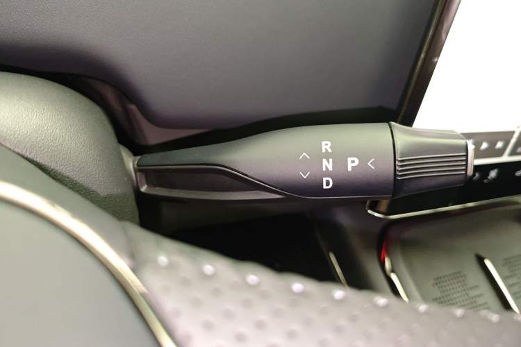 Used VOYAH COURAGE 2024 Long-Range Smart Edition Gear Lever