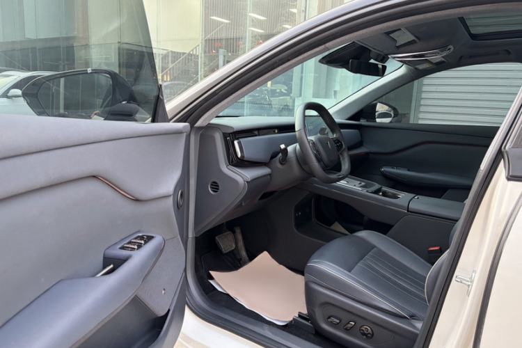Used VOYAH COURAGE 2024 Long-Range Smart Edition Interior 1