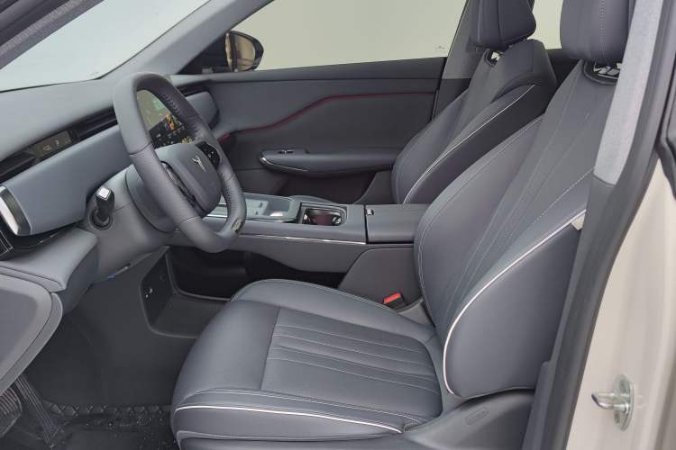 Used VOYAH COURAGE 2024 Long-Range Smart Edition Interior 2
