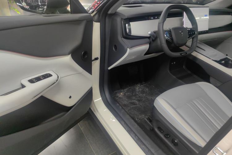 Used VOYAH COURAGE 2024 Long-Range Smart Edition Interior 3