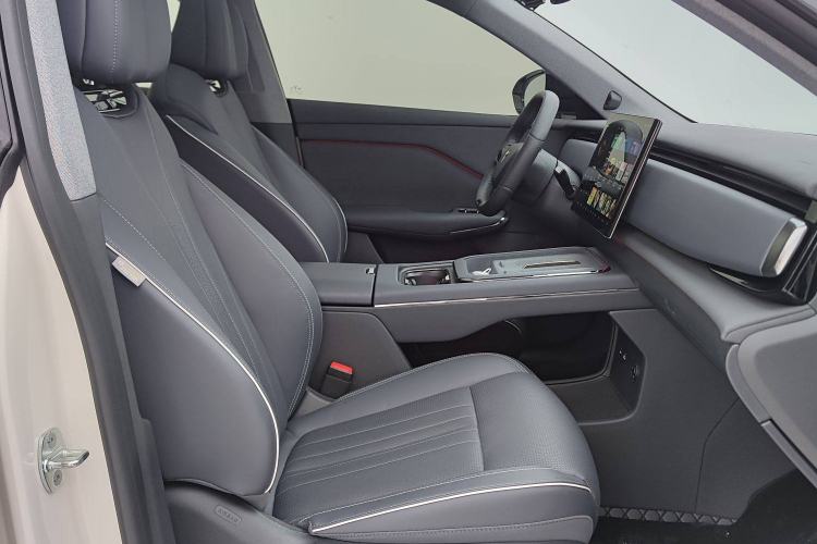 Used VOYAH COURAGE 2024 Long-Range Smart Edition Interior 4