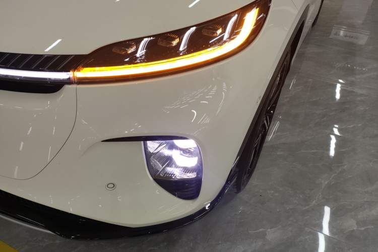 Used VOYAH COURAGE 2024 Long-Range Supercharge Edition Left Front Headlight