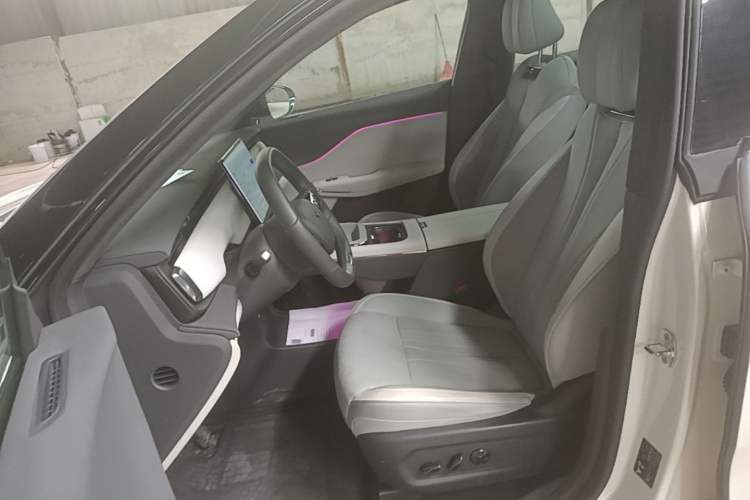 Used VOYAH COURAGE 2024 Four-Wheel Drive Global Edition Left Front Seat