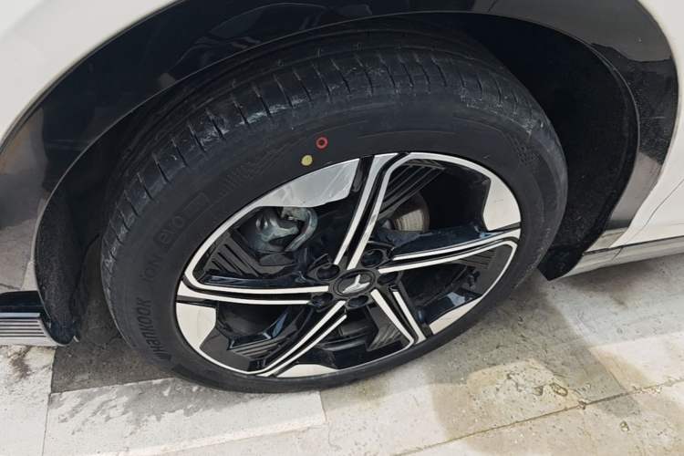 Used VOYAH COURAGE 2024 Long-Range Supercharge Edition Left Front Wheel Hub
