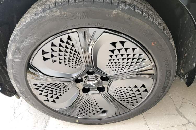 Used VOYAH COURAGE 2024 Long-Range Smart Edition Left Front Wheel Hub