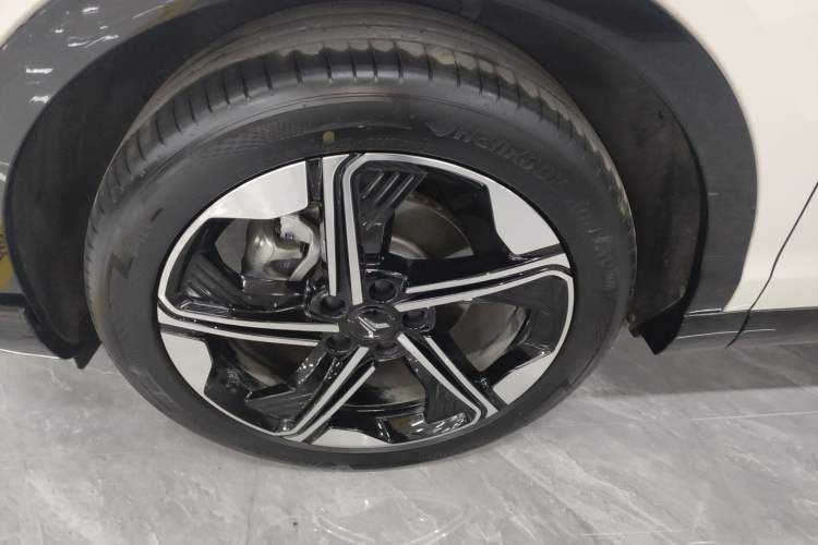 Used VOYAH COURAGE 2024 Long-Range Supercharge Edition Left Front Wheel Hub