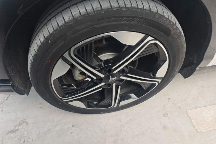Used VOYAH COURAGE 2024 Long-Range Supercharge Edition Left Front Wheel Hub