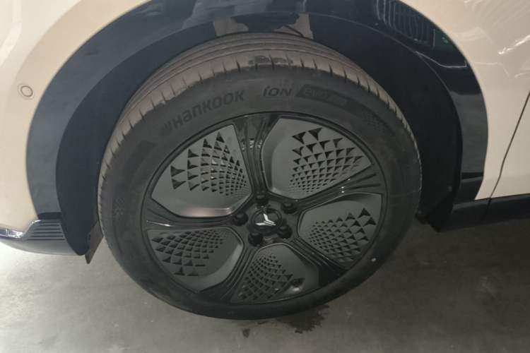 Used VOYAH COURAGE 2024 Long-Range Smart Edition Left Front Wheel Hub