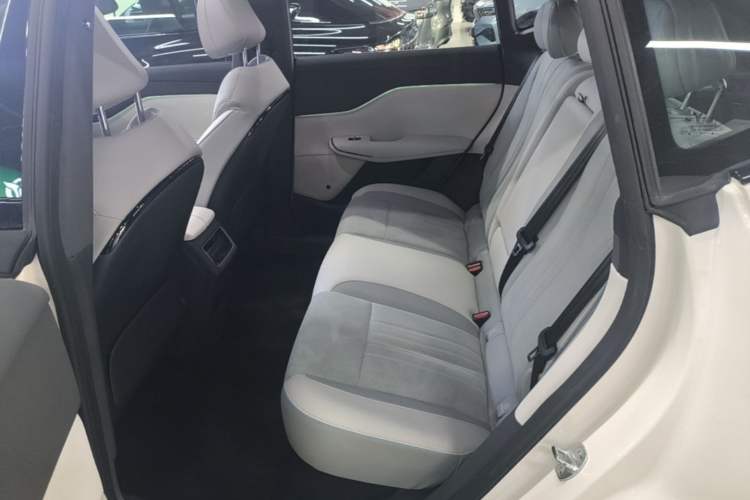 Used VOYAH COURAGE 2024 Long-Range Supercharge Edition Left Rear Seat