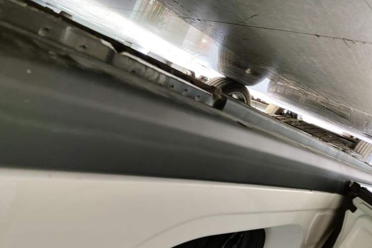 Used VOYAH COURAGE 2024 Long-Range Smart Edition Left Side Sill